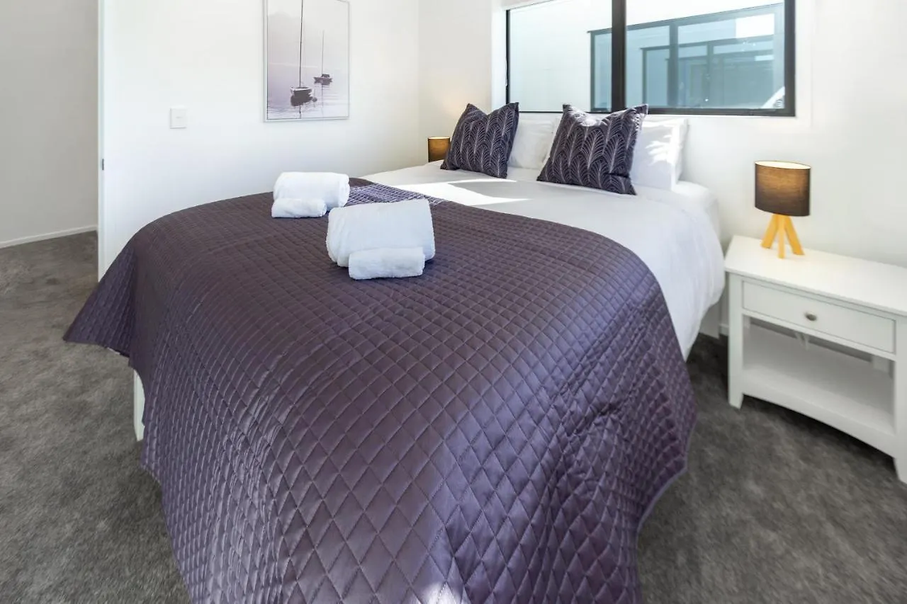 Central City Awaits 2 Bed 2 Bath With Carpark Christchurch 0*,