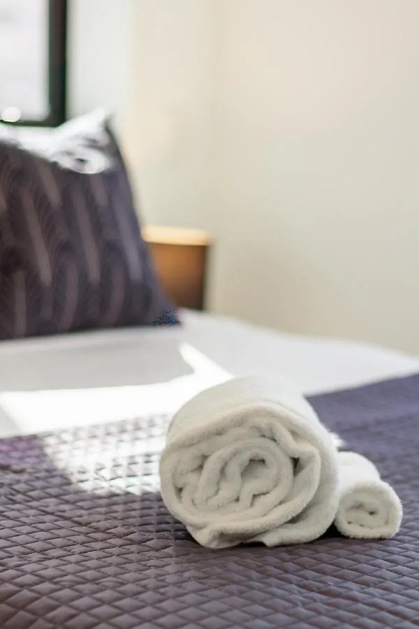 Apartamento Central City Awaits 2 Bed 2 Bath With Carpark Christchurch