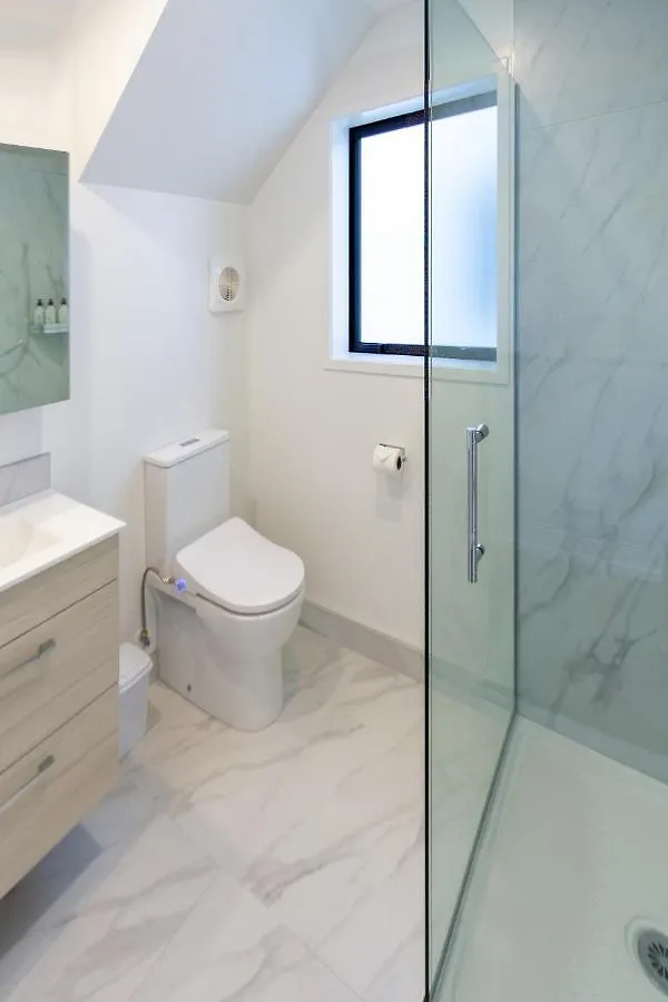 Apartamento Central City Awaits 2 Bed 2 Bath With Carpark Christchurch